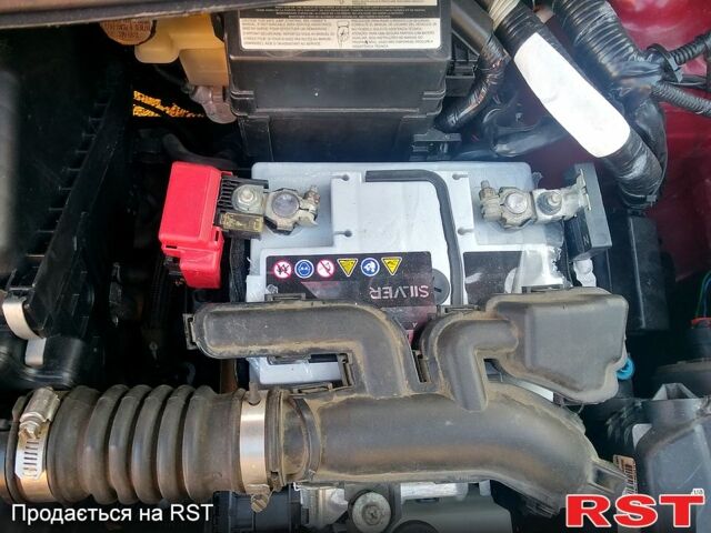 Красный Ниссан Верса, объемом двигателя 1.6 л и пробегом 170 тыс. км за 6600 $, фото 3 на Automoto.ua