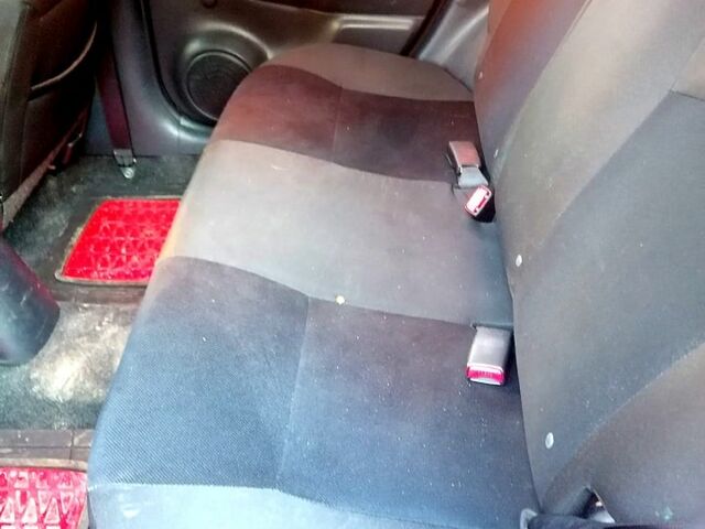 Красный Ниссан Верса, объемом двигателя 1.6 л и пробегом 170 тыс. км за 6600 $, фото 9 на Automoto.ua