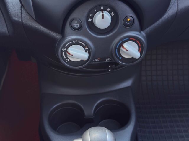 Красный Ниссан Верса, объемом двигателя 1.6 л и пробегом 120 тыс. км за 8400 $, фото 13 на Automoto.ua