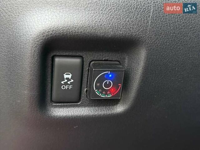 Красный Ниссан Верса, объемом двигателя 1.6 л и пробегом 125 тыс. км за 9300 $, фото 34 на Automoto.ua