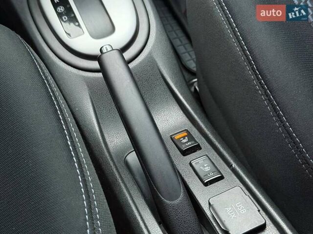 Красный Ниссан Верса, объемом двигателя 1.6 л и пробегом 125 тыс. км за 9300 $, фото 33 на Automoto.ua