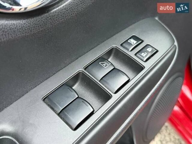 Красный Ниссан Верса, объемом двигателя 1.6 л и пробегом 125 тыс. км за 9300 $, фото 36 на Automoto.ua