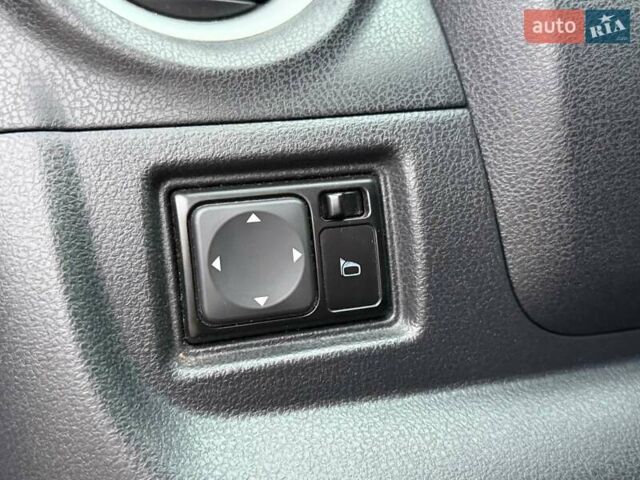 Красный Ниссан Верса, объемом двигателя 1.6 л и пробегом 125 тыс. км за 9300 $, фото 35 на Automoto.ua