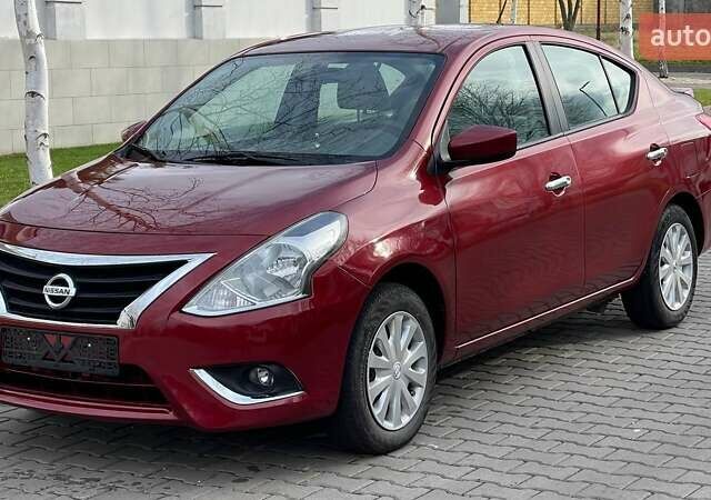 Красный Ниссан Верса, объемом двигателя 1.6 л и пробегом 45 тыс. км за 5800 $, фото 2 на Automoto.ua