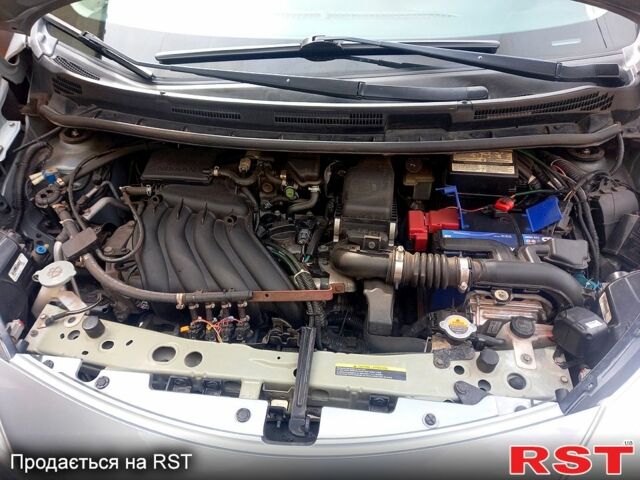 Серый Ниссан Верса, объемом двигателя 1.6 л и пробегом 88 тыс. км за 6900 $, фото 4 на Automoto.ua