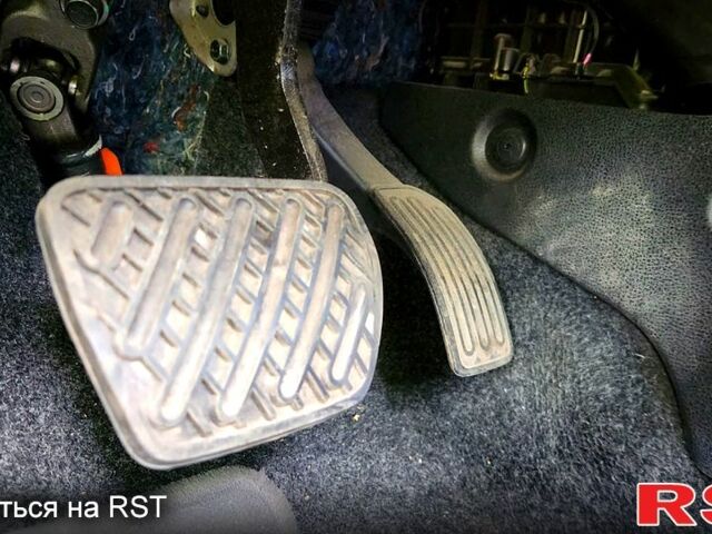 Серый Ниссан Верса, объемом двигателя 1.6 л и пробегом 87 тыс. км за 11000 $, фото 4 на Automoto.ua