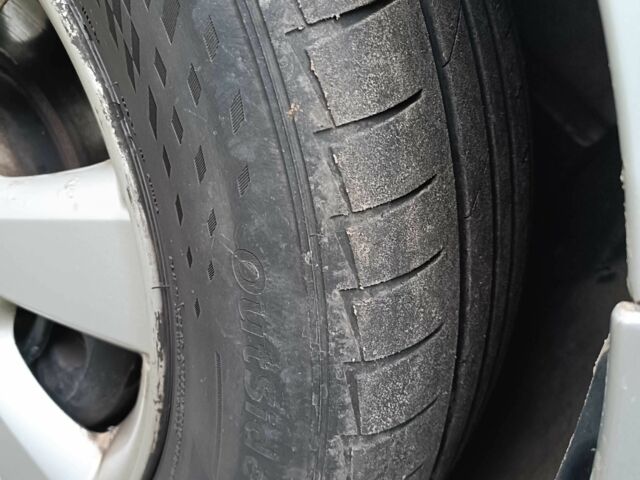 Серый Ниссан Верса, объемом двигателя 1.8 л и пробегом 218 тыс. км за 5000 $, фото 8 на Automoto.ua