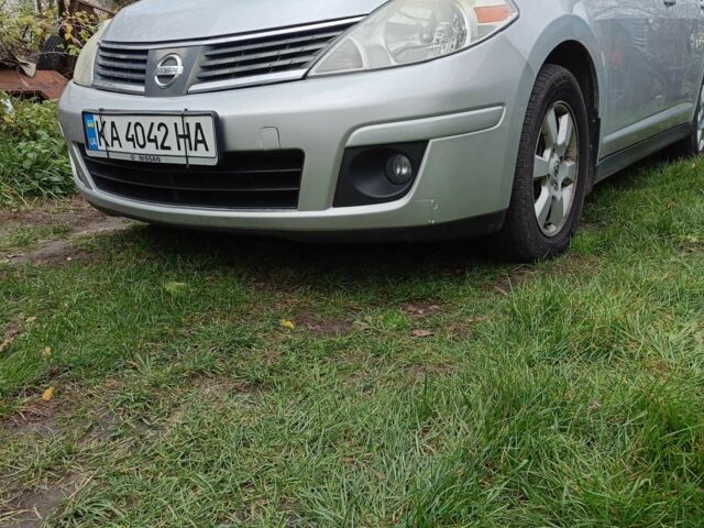 Серый Ниссан Верса, объемом двигателя 1.8 л и пробегом 218 тыс. км за 5000 $, фото 1 на Automoto.ua
