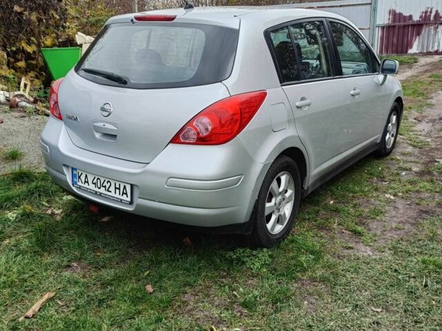 Серый Ниссан Верса, объемом двигателя 1.8 л и пробегом 218 тыс. км за 5000 $, фото 9 на Automoto.ua