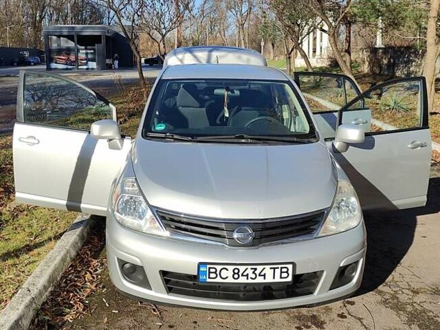 Сірий Ніссан Верса, об'ємом двигуна 1.8 л та пробігом 140 тис. км за 7100 $, фото 8 на Automoto.ua