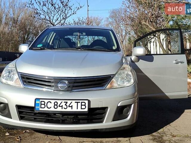 Сірий Ніссан Верса, об'ємом двигуна 1.8 л та пробігом 140 тис. км за 7100 $, фото 1 на Automoto.ua