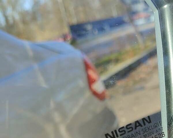 Сірий Ніссан Верса, об'ємом двигуна 1.8 л та пробігом 140 тис. км за 7100 $, фото 4 на Automoto.ua