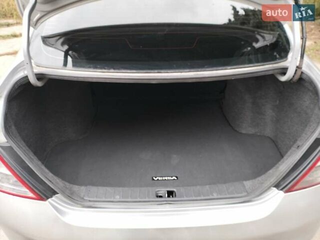 Серый Ниссан Верса, объемом двигателя 1.6 л и пробегом 120 тыс. км за 5999 $, фото 12 на Automoto.ua