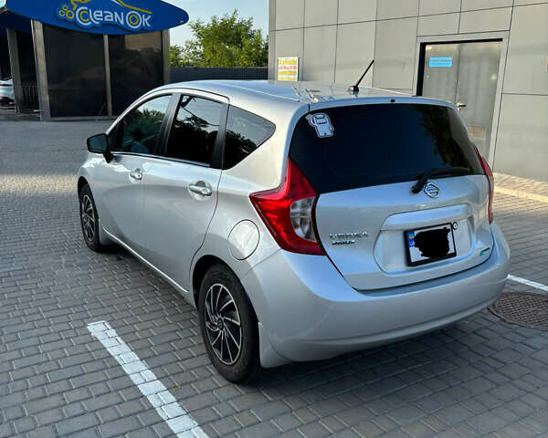 Серый Ниссан Верса, объемом двигателя 1.6 л и пробегом 128 тыс. км за 8800 $, фото 5 на Automoto.ua