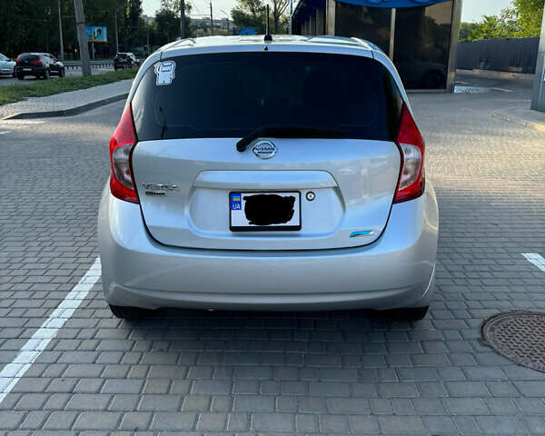 Серый Ниссан Верса, объемом двигателя 1.6 л и пробегом 128 тыс. км за 8800 $, фото 4 на Automoto.ua