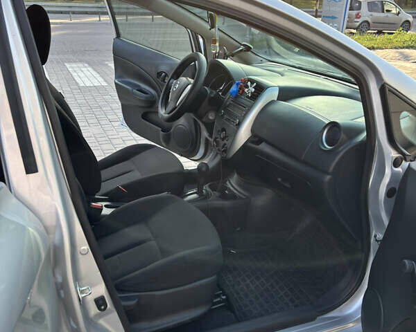 Серый Ниссан Верса, объемом двигателя 1.6 л и пробегом 128 тыс. км за 8800 $, фото 7 на Automoto.ua