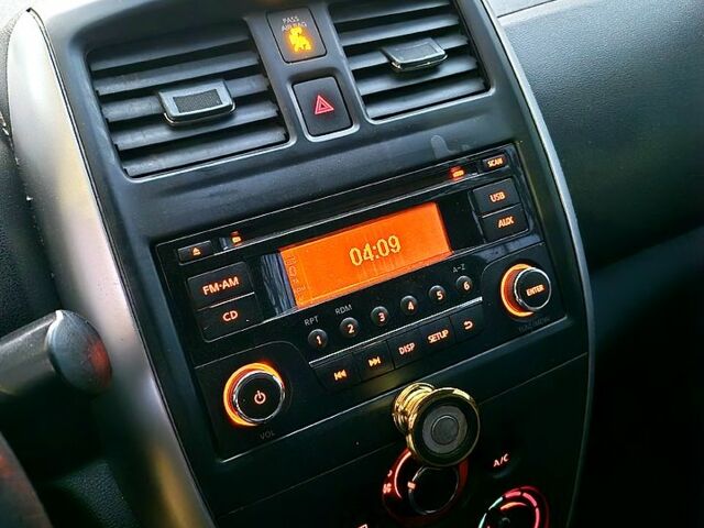 Серый Ниссан Верса, объемом двигателя 1.6 л и пробегом 137 тыс. км за 7200 $, фото 11 на Automoto.ua