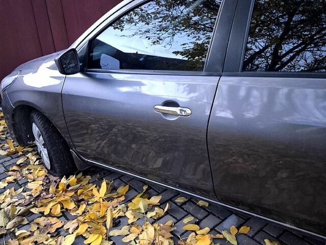 Серый Ниссан Верса, объемом двигателя 1.6 л и пробегом 137 тыс. км за 7200 $, фото 3 на Automoto.ua