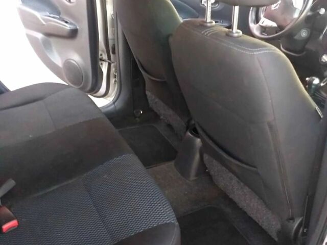 Сірий Ніссан Верса, об'ємом двигуна 1.6 л та пробігом 168 тис. км за 7050 $, фото 7 на Automoto.ua