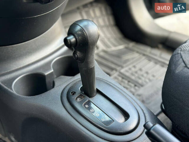 Синий Ниссан Верса, объемом двигателя 1.6 л и пробегом 153 тыс. км за 5499 $, фото 10 на Automoto.ua