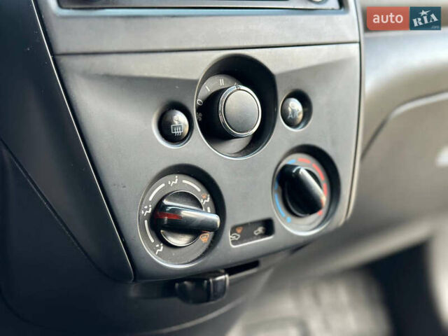 Синий Ниссан Верса, объемом двигателя 1.6 л и пробегом 153 тыс. км за 5499 $, фото 11 на Automoto.ua