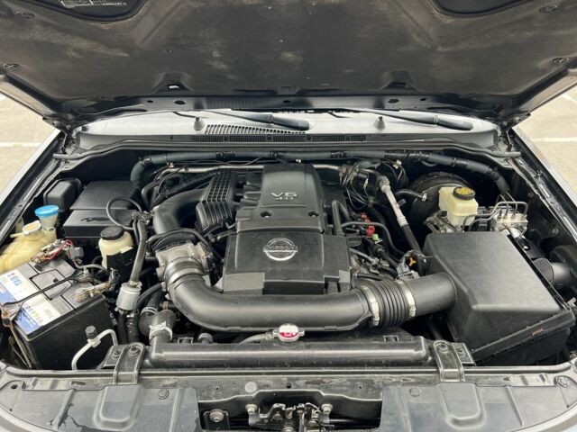 Чорний Ніссан Ікс-Терра, об'ємом двигуна 4 л та пробігом 90 тис. км за 13000 $, фото 19 на Automoto.ua