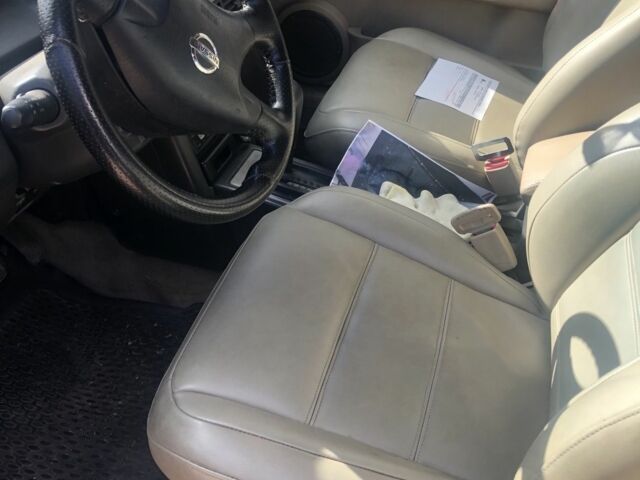 Сірий Ніссан Ікс-Терра, об'ємом двигуна 2.5 л та пробігом 320 тис. км за 4300 $, фото 4 на Automoto.ua