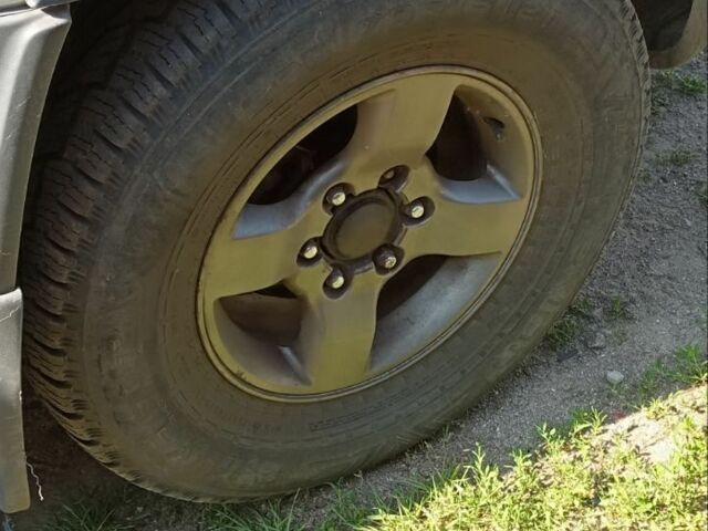 Сірий Ніссан Ікс-Терра, об'ємом двигуна 3 л та пробігом 160 тис. км за 4400 $, фото 1 на Automoto.ua