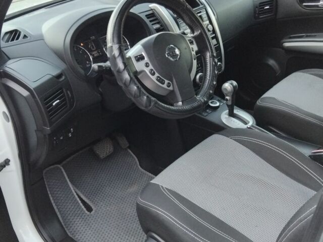 Білий Ніссан ІксТрейл, об'ємом двигуна 2 л та пробігом 145 тис. км за 14000 $, фото 7 на Automoto.ua