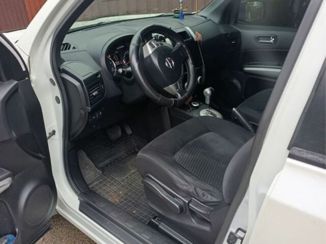 Белый Ниссан ИксТрейл, объемом двигателя 1.9 л и пробегом 286 тыс. км за 13200 $, фото 1 на Automoto.ua