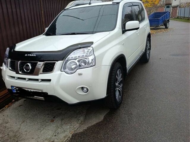 Белый Ниссан ИксТрейл, объемом двигателя 1.9 л и пробегом 286 тыс. км за 13200 $, фото 5 на Automoto.ua