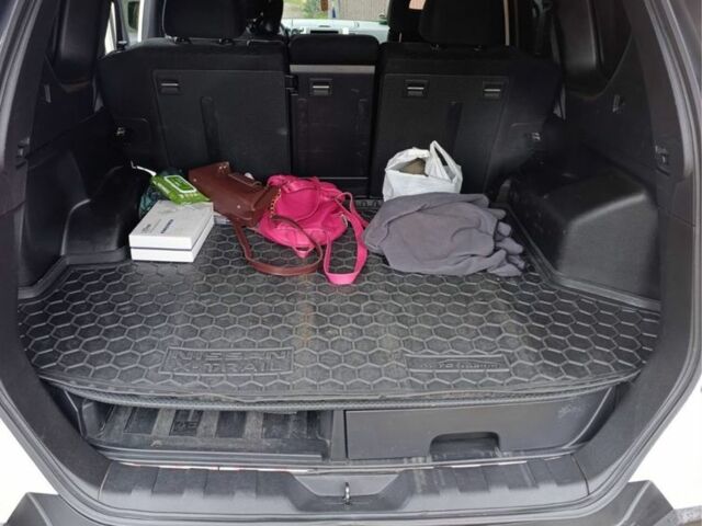 Белый Ниссан ИксТрейл, объемом двигателя 1.9 л и пробегом 286 тыс. км за 13200 $, фото 2 на Automoto.ua