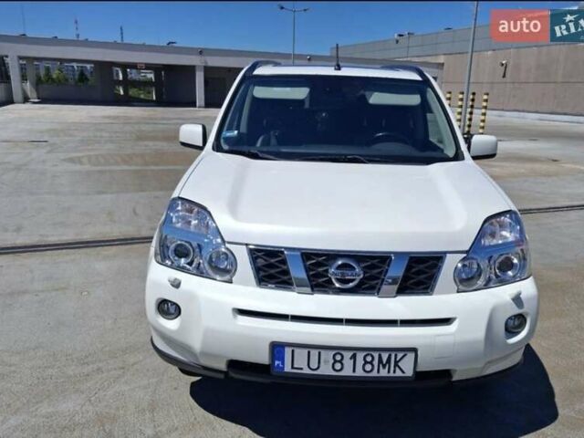 Білий Ніссан ІксТрейл, об'ємом двигуна 2 л та пробігом 230 тис. км за 3800 $, фото 4 на Automoto.ua