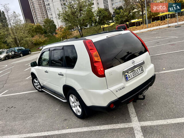 Білий Ніссан ІксТрейл, об'ємом двигуна 2.49 л та пробігом 215 тис. км за 9200 $, фото 4 на Automoto.ua
