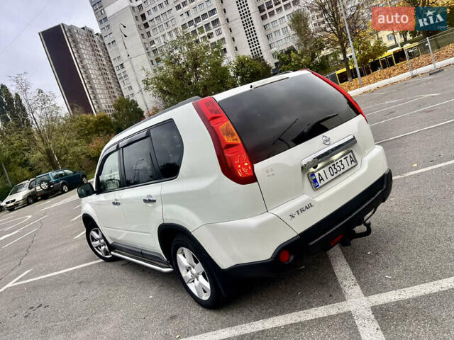 Білий Ніссан ІксТрейл, об'ємом двигуна 2.49 л та пробігом 215 тис. км за 9200 $, фото 3 на Automoto.ua