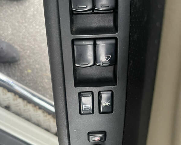 Білий Ніссан ІксТрейл, об'ємом двигуна 2.49 л та пробігом 215 тис. км за 9200 $, фото 19 на Automoto.ua