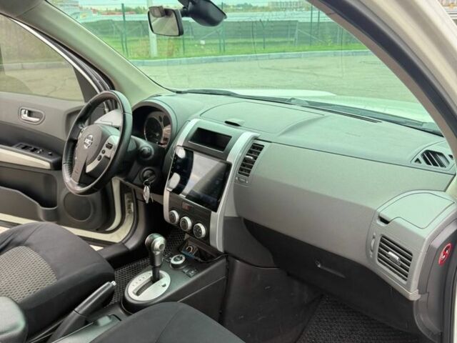 Білий Ніссан ІксТрейл, об'ємом двигуна 2 л та пробігом 208 тис. км за 8999 $, фото 9 на Automoto.ua