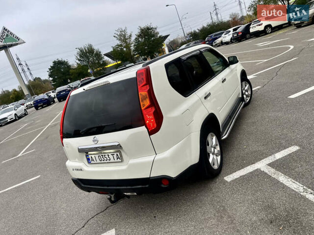 Білий Ніссан ІксТрейл, об'ємом двигуна 2.49 л та пробігом 215 тис. км за 9200 $, фото 9 на Automoto.ua