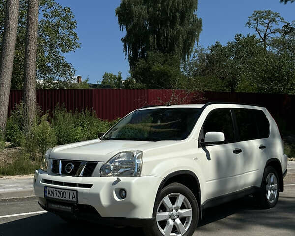 Белый Ниссан ИксТрейл, объемом двигателя 2 л и пробегом 347 тыс. км за 9100 $, фото 17 на Automoto.ua