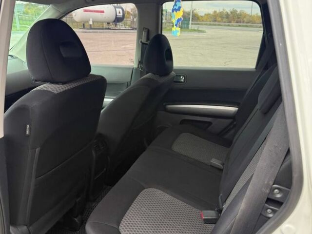 Білий Ніссан ІксТрейл, об'ємом двигуна 2 л та пробігом 208 тис. км за 8999 $, фото 8 на Automoto.ua