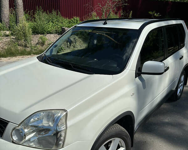 Белый Ниссан ИксТрейл, объемом двигателя 2 л и пробегом 347 тыс. км за 9100 $, фото 14 на Automoto.ua