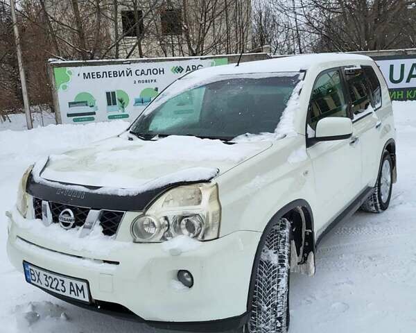 Білий Ніссан ІксТрейл, об'ємом двигуна 2.49 л та пробігом 190 тис. км за 7600 $, фото 4 на Automoto.ua