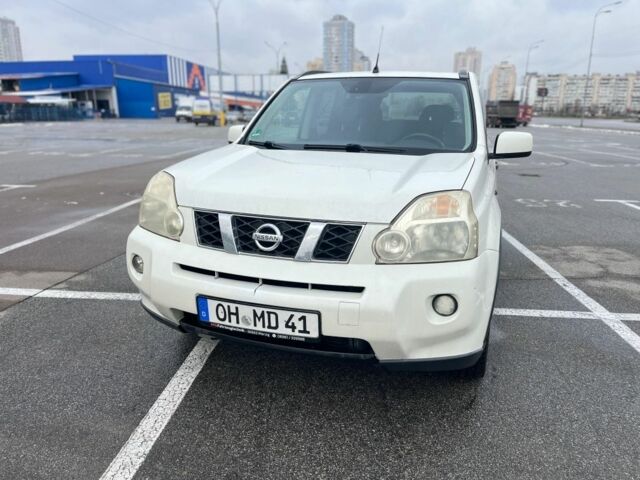 Белый Ниссан ИксТрейл, объемом двигателя 2 л и пробегом 271 тыс. км за 5000 $, фото 3 на Automoto.ua