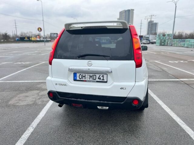 Белый Ниссан ИксТрейл, объемом двигателя 2 л и пробегом 271 тыс. км за 5000 $, фото 11 на Automoto.ua