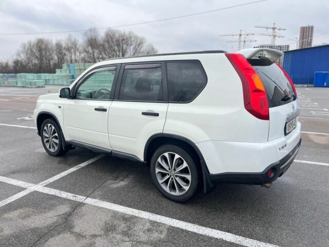 Белый Ниссан ИксТрейл, объемом двигателя 2 л и пробегом 271 тыс. км за 5000 $, фото 8 на Automoto.ua