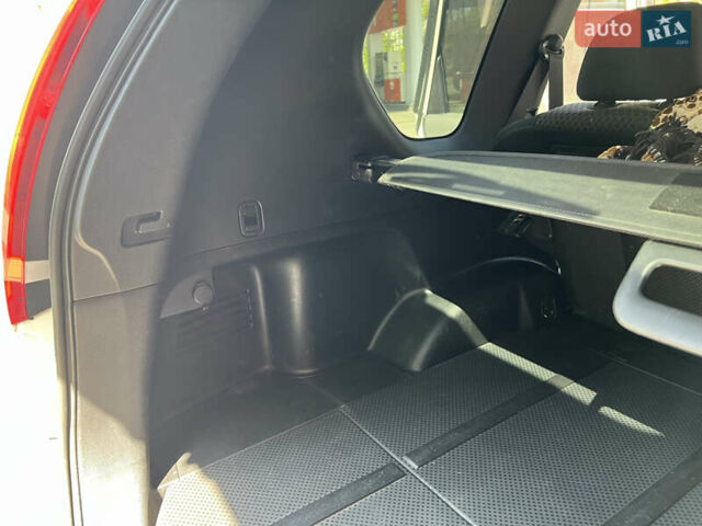 Белый Ниссан ИксТрейл, объемом двигателя 2 л и пробегом 154 тыс. км за 9000 $, фото 36 на Automoto.ua