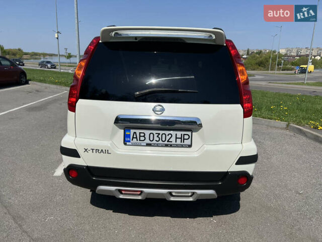 Белый Ниссан ИксТрейл, объемом двигателя 2 л и пробегом 154 тыс. км за 9000 $, фото 5 на Automoto.ua