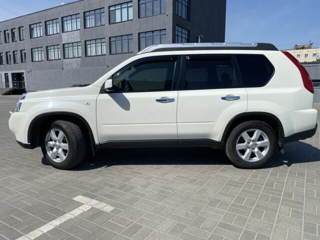 Белый Ниссан ИксТрейл, объемом двигателя 2.5 л и пробегом 180 тыс. км за 8700 $, фото 7 на Automoto.ua