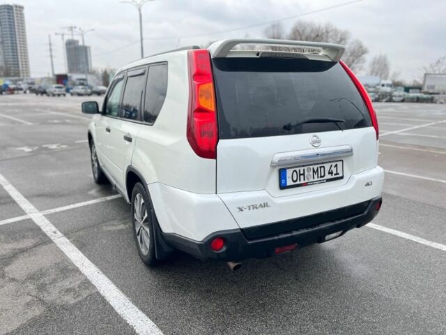 Белый Ниссан ИксТрейл, объемом двигателя 2 л и пробегом 271 тыс. км за 5000 $, фото 10 на Automoto.ua