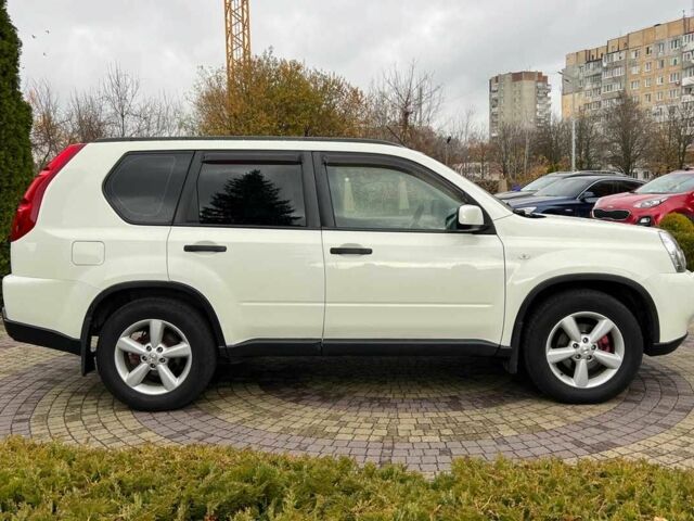 Белый Ниссан ИксТрейл, объемом двигателя 2 л и пробегом 255 тыс. км за 10650 $, фото 7 на Automoto.ua